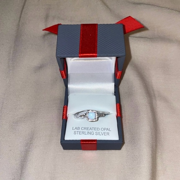 Sterling Silver Opal Ring - Picture 1 of 5
